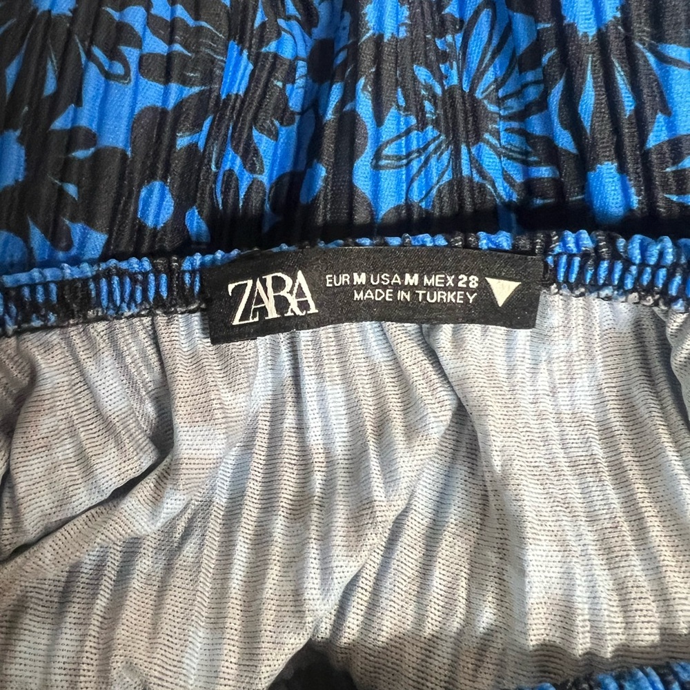 Zara Blue Floral Women's‎ Top - Picture 3 of 3